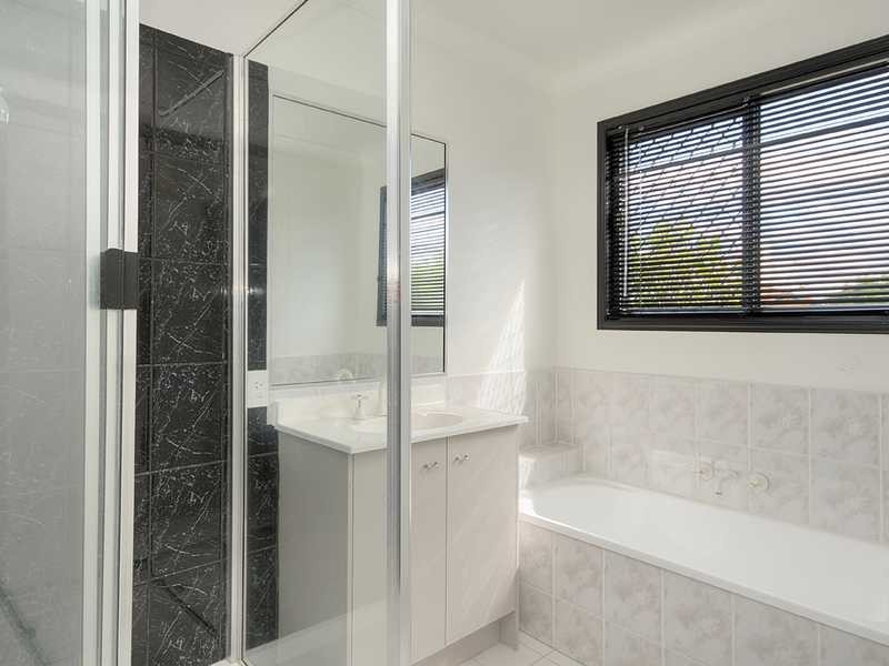 7 Serafina Drive, Helensvale QLD 4212