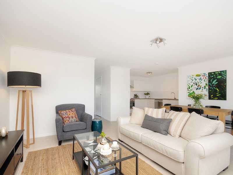 7/14 Brett Avenue, Labrador QLD 4215