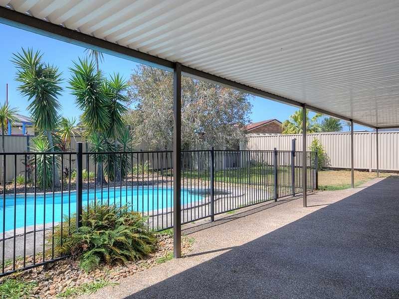 28 Redleaf Court, Burleigh Waters QLD 4220