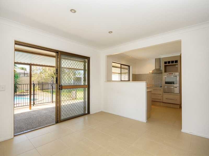 28 Redleaf Court, Burleigh Waters QLD 4220