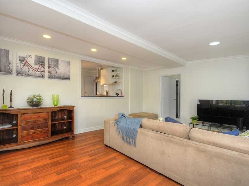 118 Whiting Street, Labrador QLD 4215