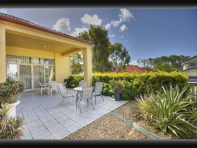 24 Hillridge Crescent, Varsity Lakes QLD 4227