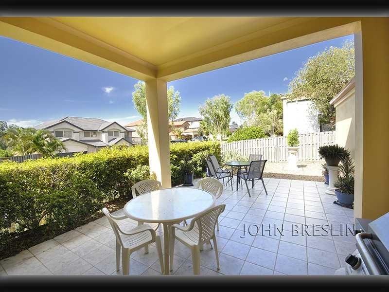 24 Hillridge Crescent, Varsity Lakes QLD 4227