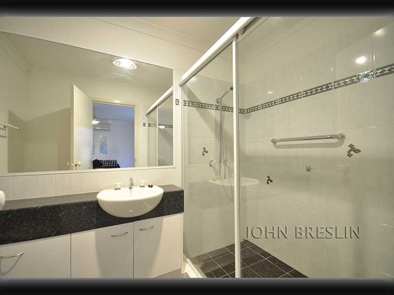 24 Hillridge Crescent, Varsity Lakes QLD 4227
