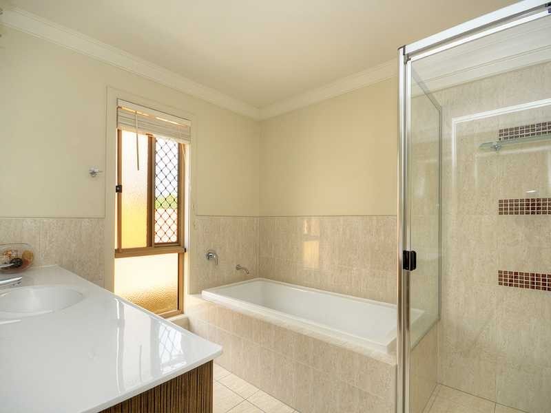 20 Chip In Place, Helensvale QLD 4212