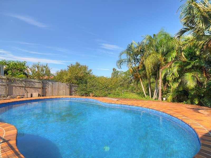 17 Armidale Crescent, Helensvale QLD 4212