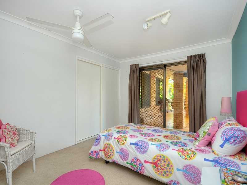 17 Armidale Crescent, Helensvale QLD 4212