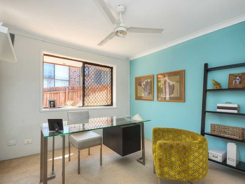 17 Armidale Crescent, Helensvale QLD 4212