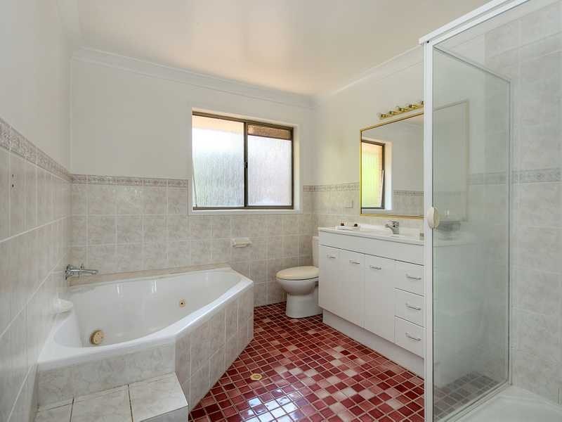 17 Armidale Crescent, Helensvale QLD 4212