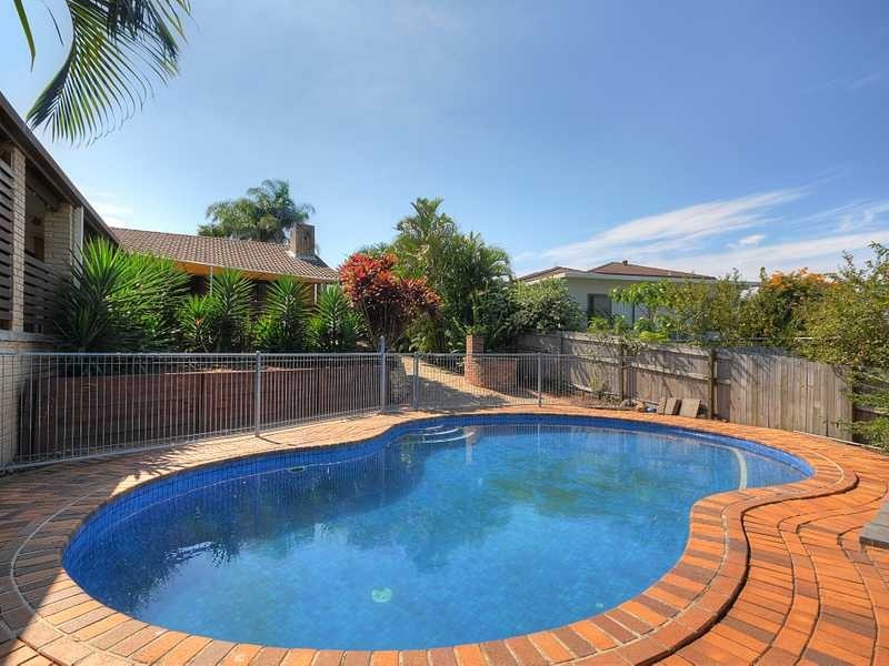17 Armidale Crescent, Helensvale QLD 4212