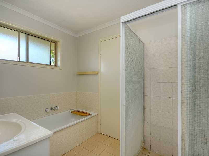 24 Southlake Drive, Varsity Lakes QLD 4227