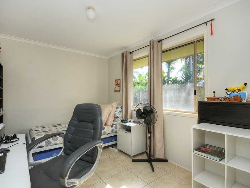 24 Southlake Drive, Varsity Lakes QLD 4227