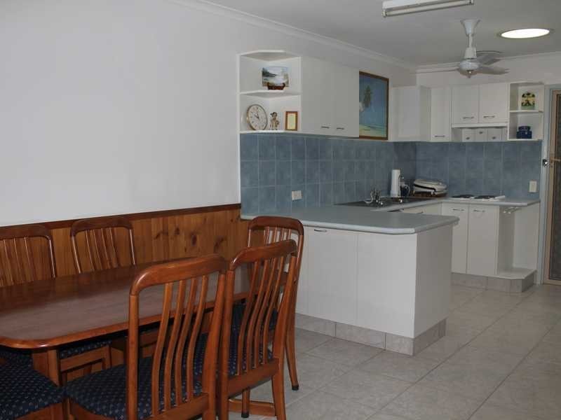 2/2 Columbia Street, Oxenford QLD 4210