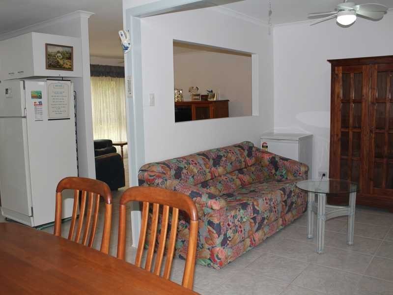 2/2 Columbia Street, Oxenford QLD 4210