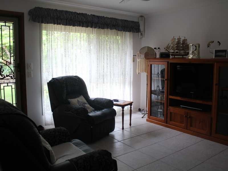 2/2 Columbia Street, Oxenford QLD 4210