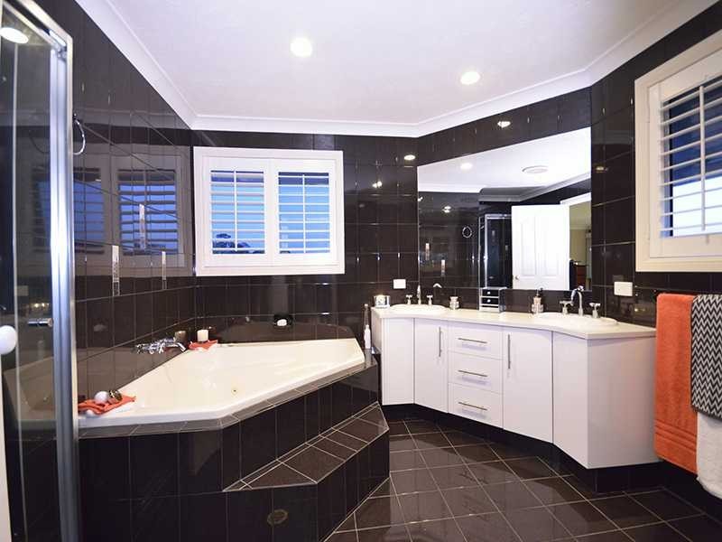 55 Jarrahdale Dr, Elanora QLD 4221