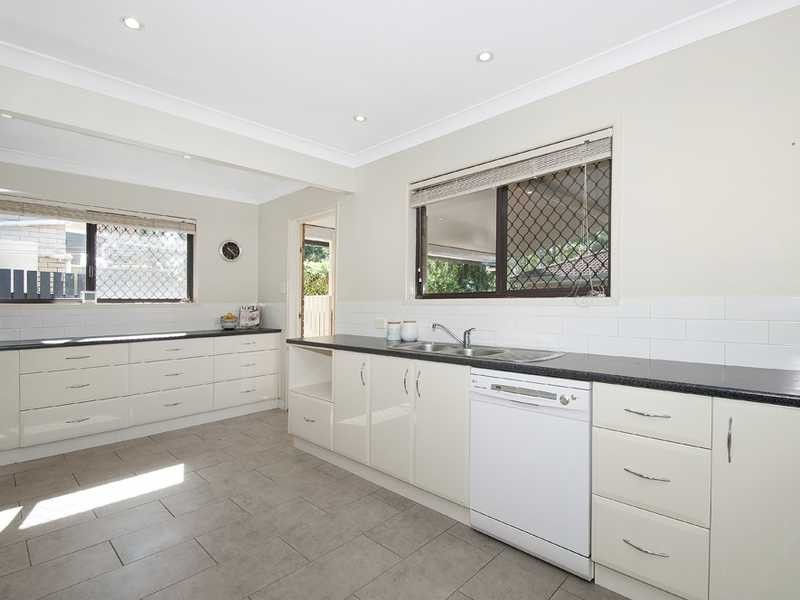 74 Monash Road, Tarragindi QLD 4121