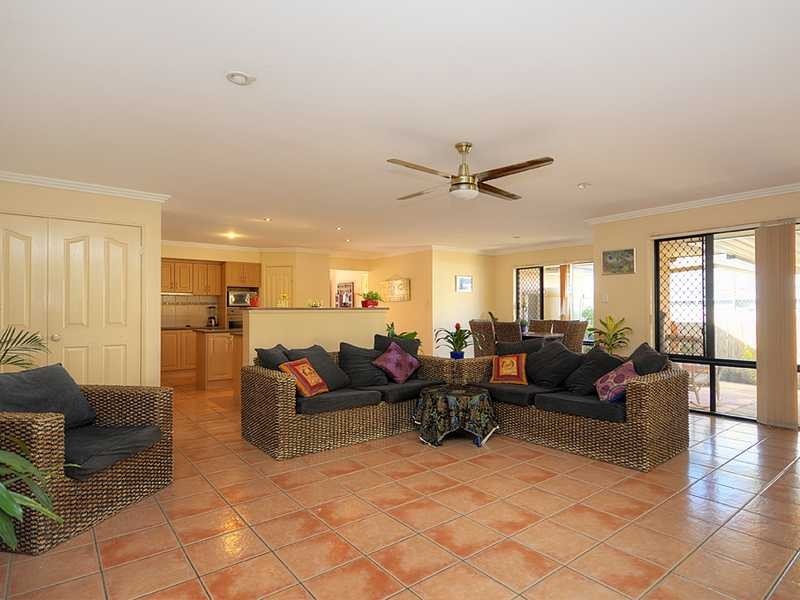 2 Marriott Way, Highland Park QLD 4211