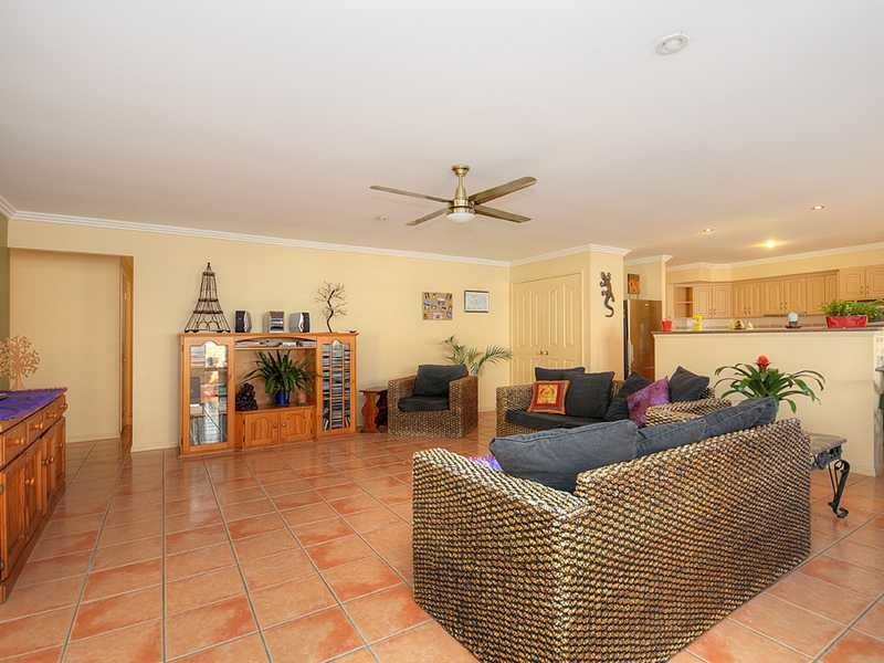 2 Marriott Way, Highland Park QLD 4211