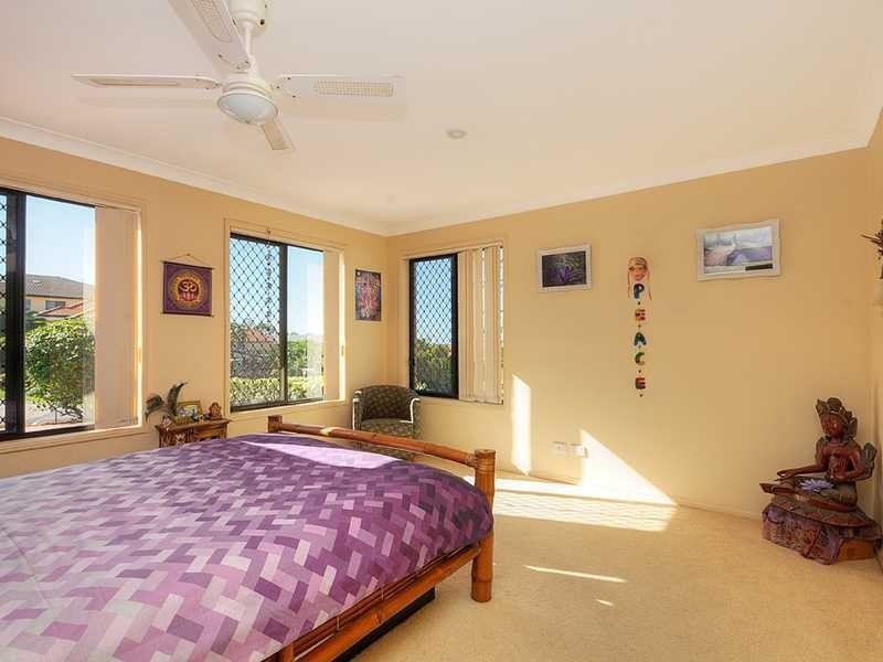 2 Marriott Way, Highland Park QLD 4211
