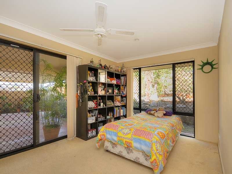 2 Marriott Way, Highland Park QLD 4211