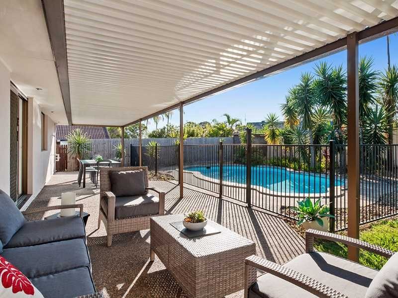 28 Redleaf Court, Burleigh Waters QLD 4220
