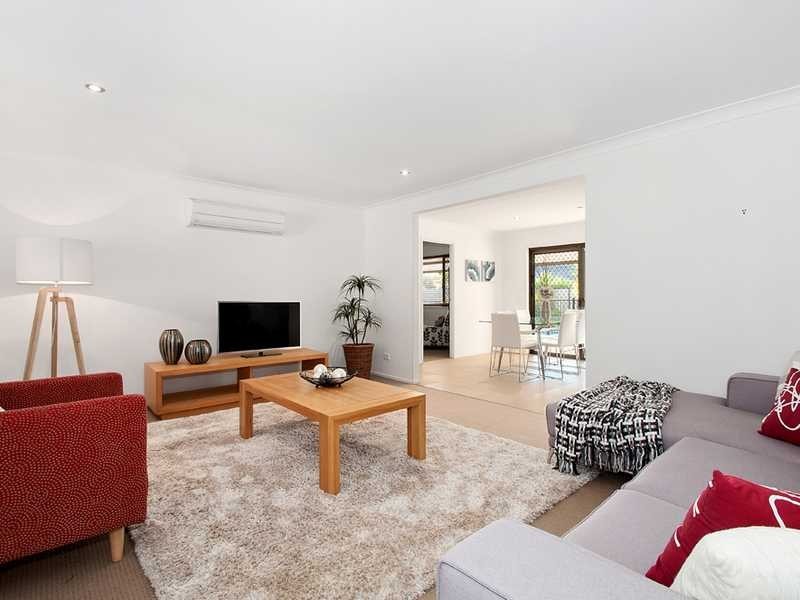 28 Redleaf Court, Burleigh Waters QLD 4220