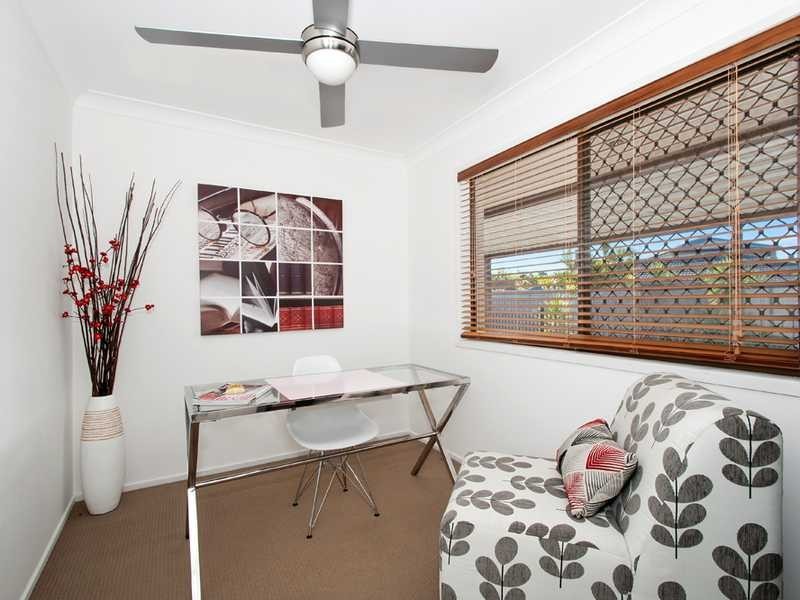 28 Redleaf Court, Burleigh Waters QLD 4220