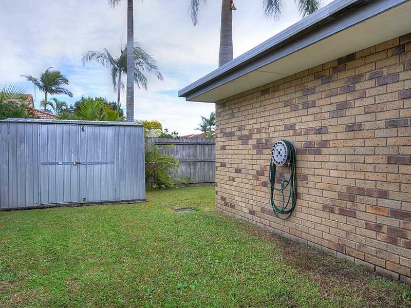 2/20 Bluemoon Close, Burleigh Waters QLD 4220