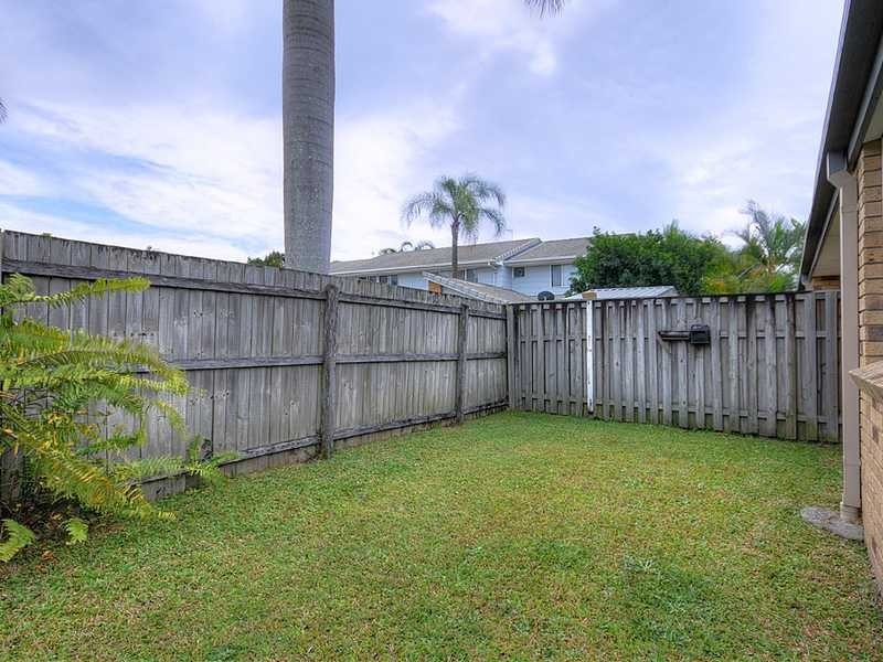 2/20 Bluemoon Close, Burleigh Waters QLD 4220