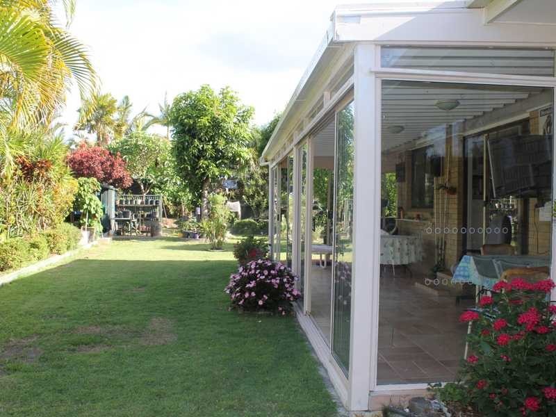 42 Razorbill Street, Burleigh Waters QLD 4220