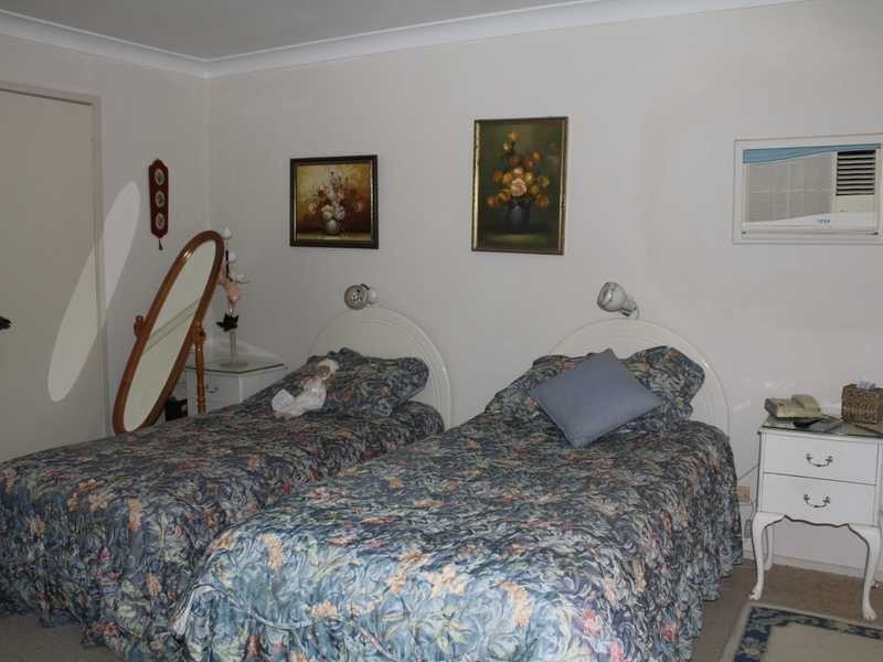 42 Razorbill Street, Burleigh Waters QLD 4220