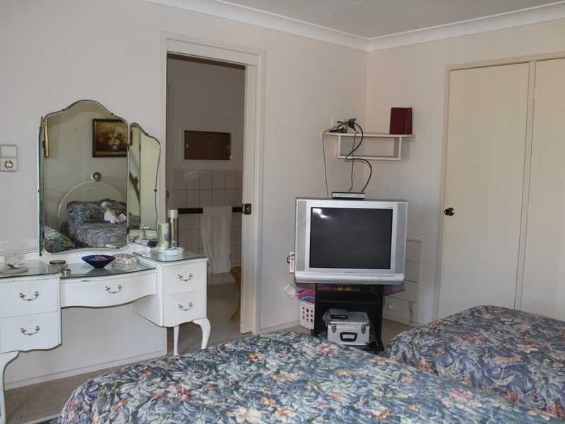 42 Razorbill Street, Burleigh Waters QLD 4220