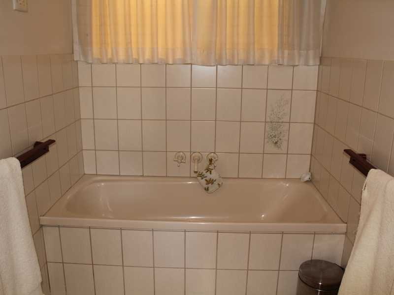 42 Razorbill Street, Burleigh Waters QLD 4220