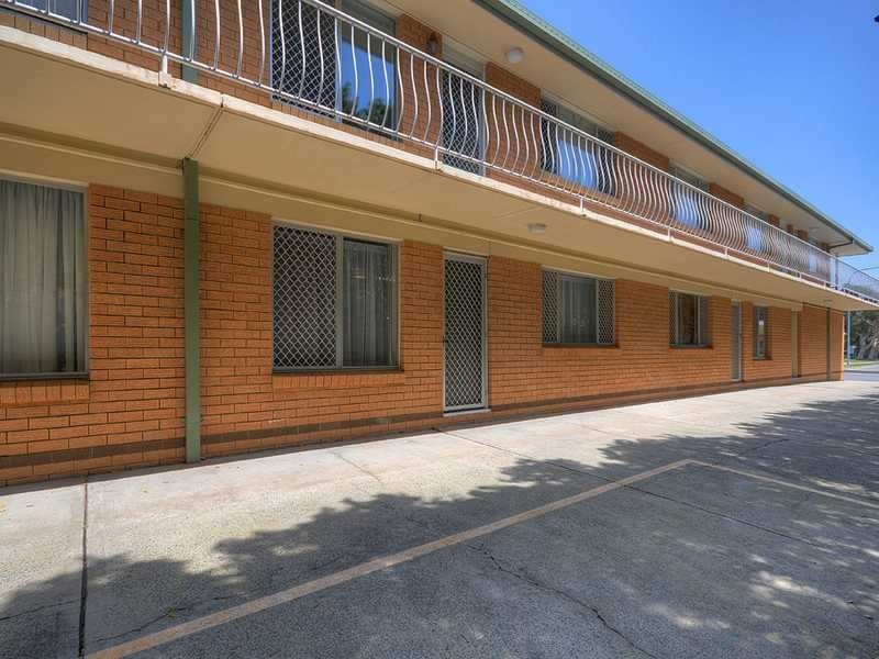 Unit/2/31 Frank Street, Labrador QLD 4215