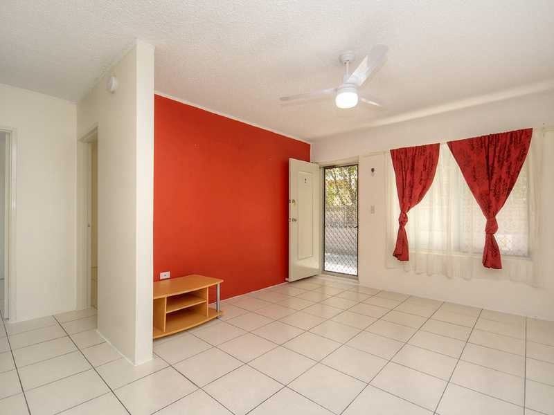 Unit/2/31 Frank Street, Labrador QLD 4215