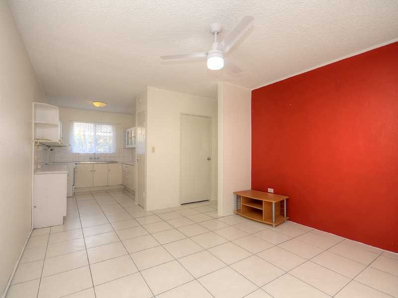 Unit/2/31 Frank Street, Labrador QLD 4215