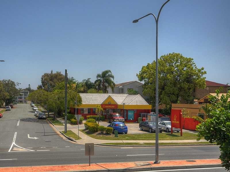 Unit/2/31 Frank Street, Labrador QLD 4215