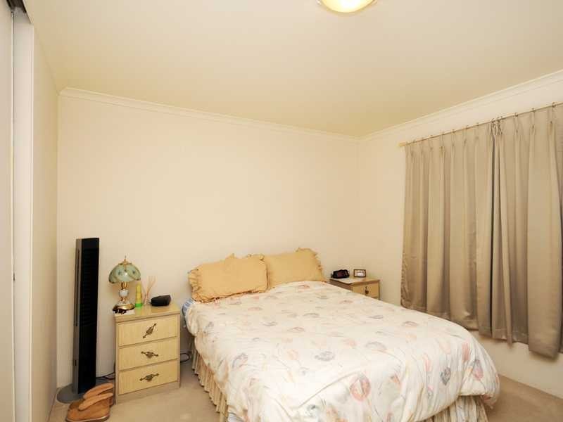 2/50 Oceanic Drive, Mermaid Waters QLD 4218