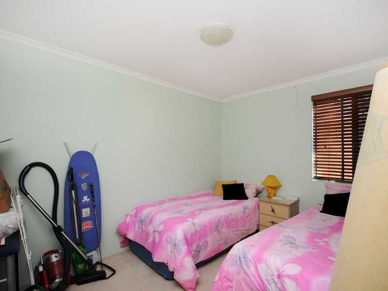 2/50 Oceanic Drive, Mermaid Waters QLD 4218