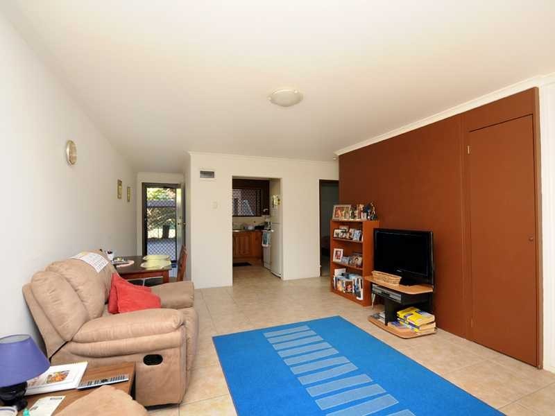 2/50 Oceanic Drive, Mermaid Waters QLD 4218