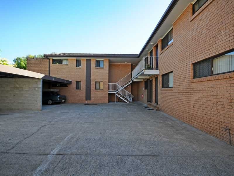 2/50 Oceanic Drive, Mermaid Waters QLD 4218