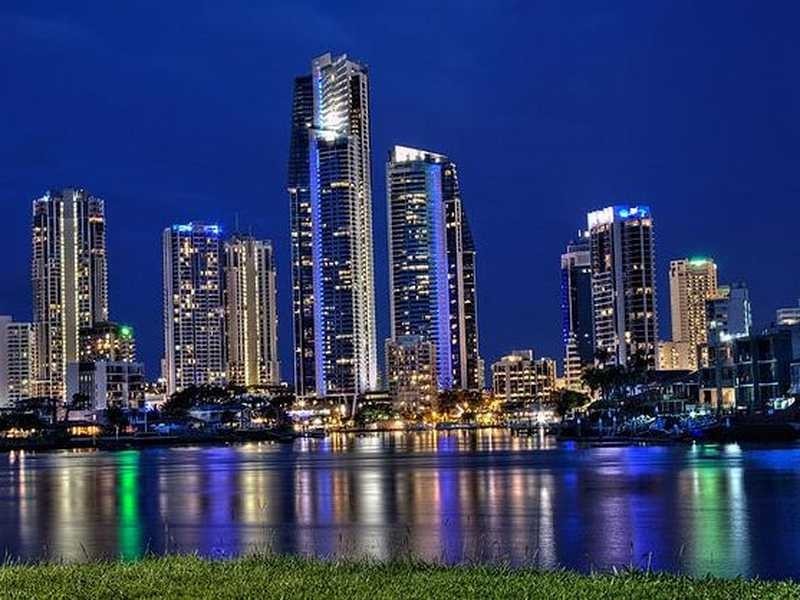 2/8 St Kilda Avenue, Broadbeach QLD 4218