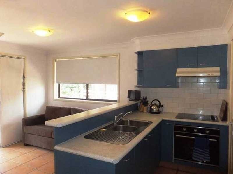 2/8 St Kilda Avenue, Broadbeach QLD 4218