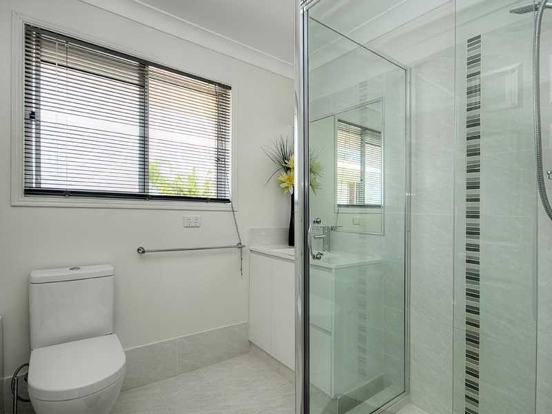 5 Ardrossan Place, Highland Park QLD 4211