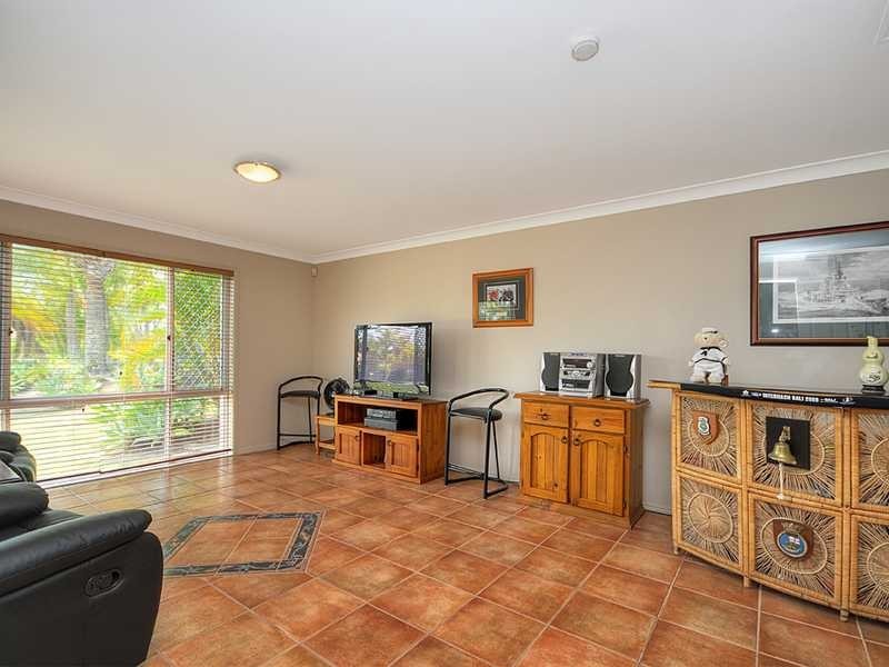 5 Ardrossan Place, Highland Park QLD 4211