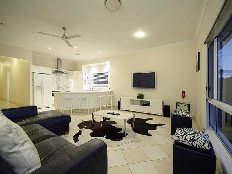 5 Allardyce Crescent, Pacific Pines QLD 4211