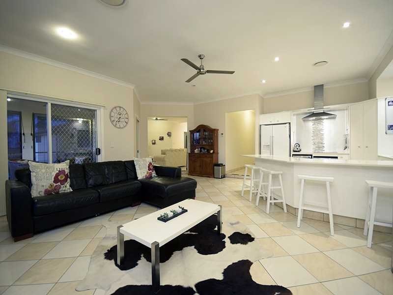 5 Allardyce Crescent, Pacific Pines QLD 4211