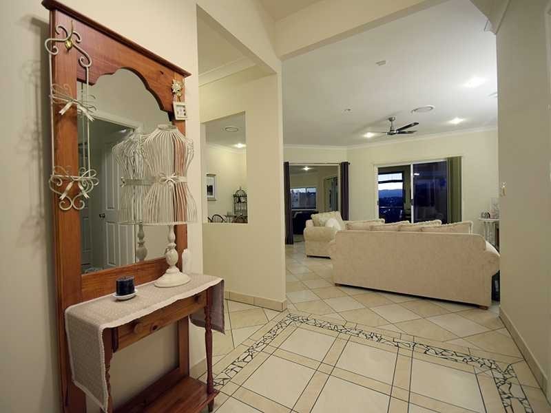 5 Allardyce Crescent, Pacific Pines QLD 4211