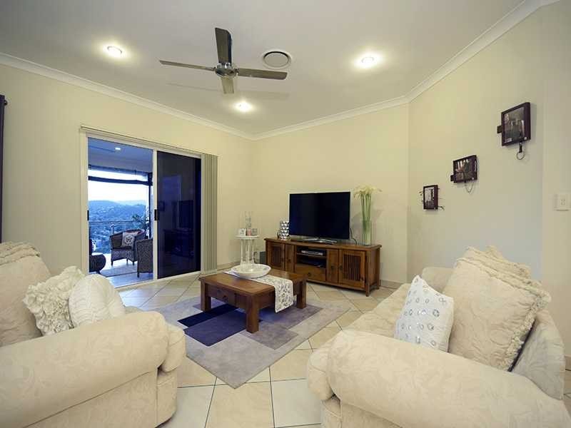 5 Allardyce Crescent, Pacific Pines QLD 4211